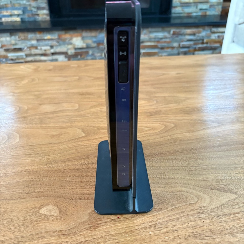 Netgear N600 Router - Picture 3 of 10